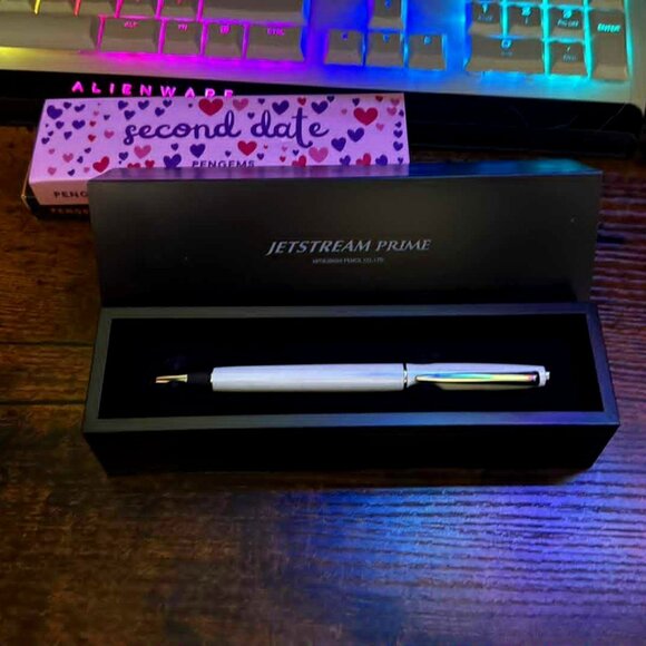 Uniball Jetstream Prime Twist Ballpoint Pen - Brand New W/Case - WHITE 0.7mm - Picture 2 of 5